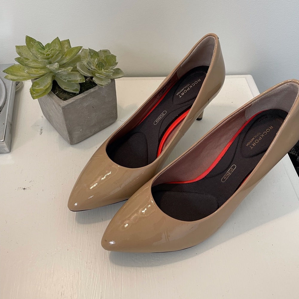 Rockport Nude Pumps